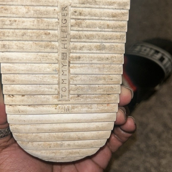 Tommy Hilfiger sandals in a size 10 in women. - Picture 5 of 5